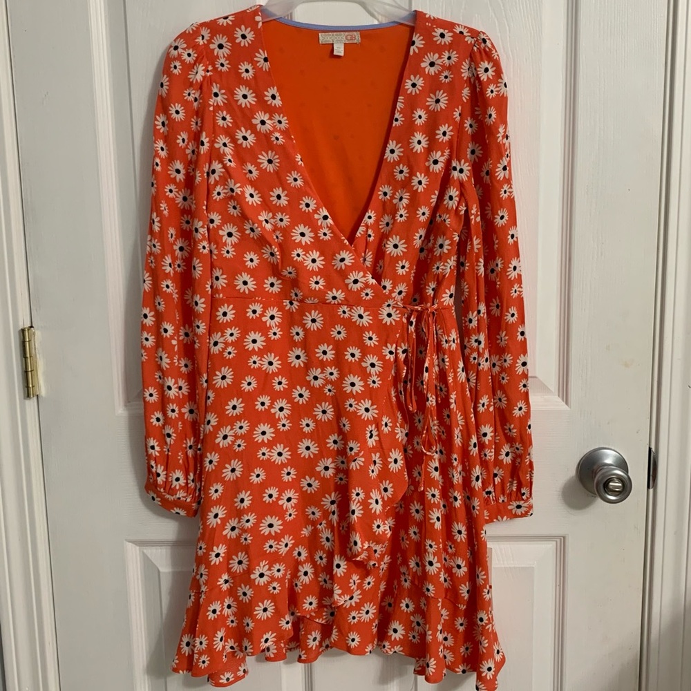 V-neck flower patter dress
